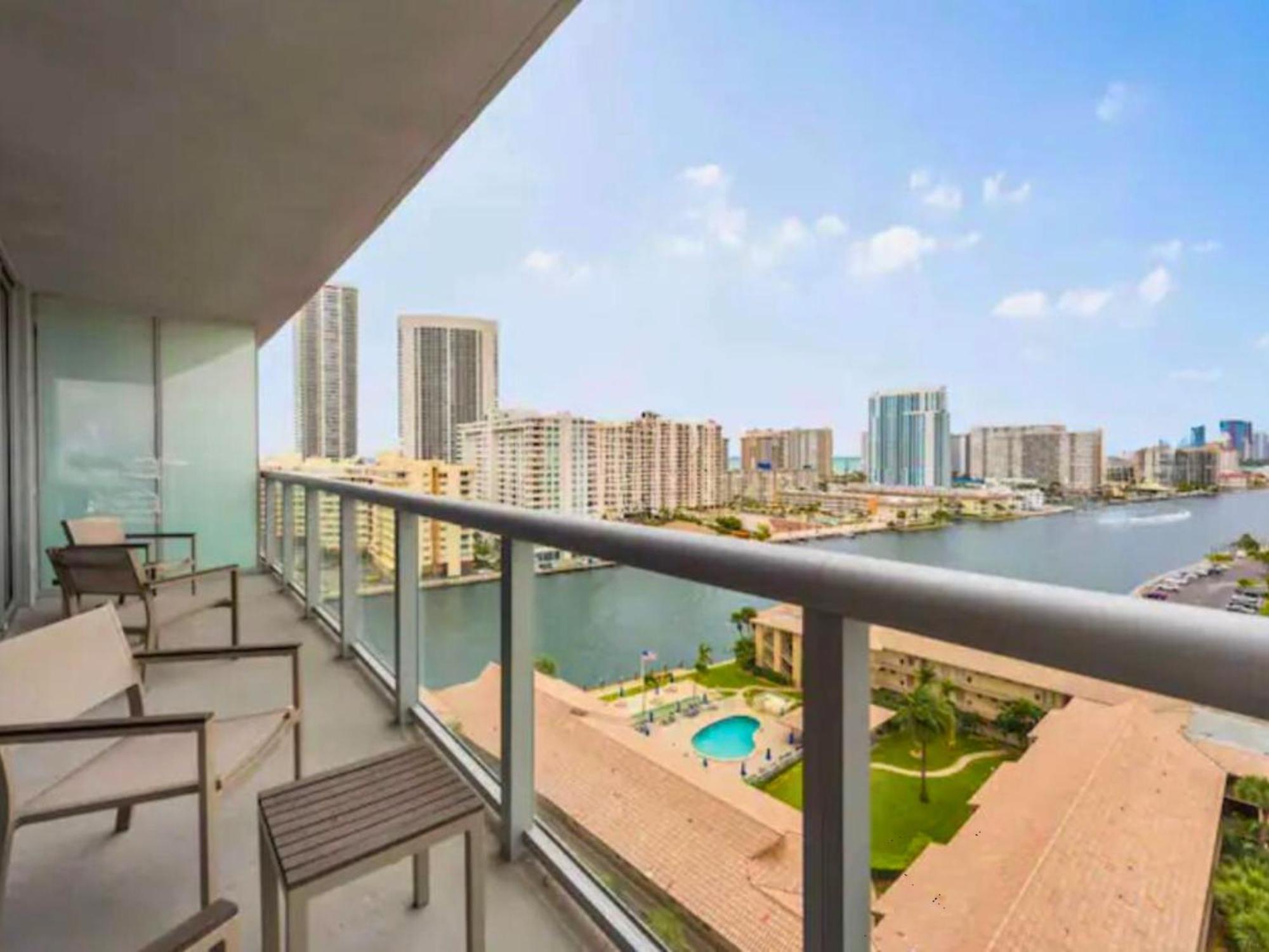 Mvr Apartments At Beachwalk Resort Галландейл-Біч Екстер'єр фото